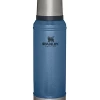 Brand new 🎉 Stanley Classic Legendary Bottle | 1.0 QT 🎁 -SWEESE Salles B2B Web PNG The Legendary Vacuum Bottle 1 0qt Hammertone Lake Front